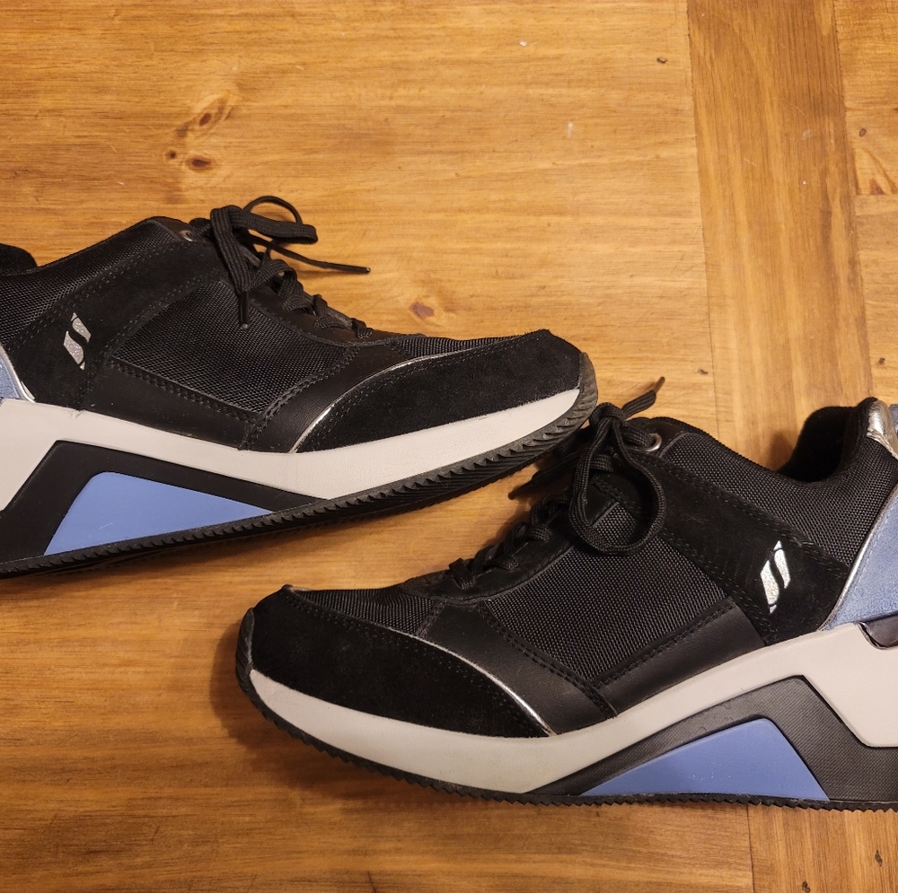 Skecher's Women's Street Million High N' Fly wedge Athletic Shoes